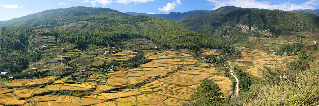 BhutanHimalays_ParoValley_Pan_18_7000a.jpg