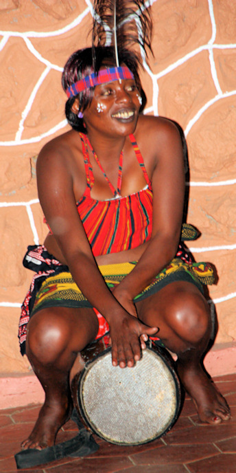 LakeNakuruLodge_DanceGroup_2192_v.jpg