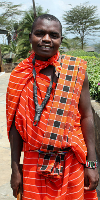 Maasai_2164_portrait_v.jpg