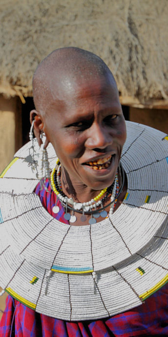 Maasai_4621_portrait_v.jpg