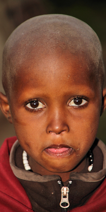 Maasai_5323_portrait_v.jpg