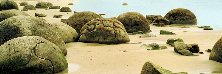 MoerakiBoulders7_g.jpg