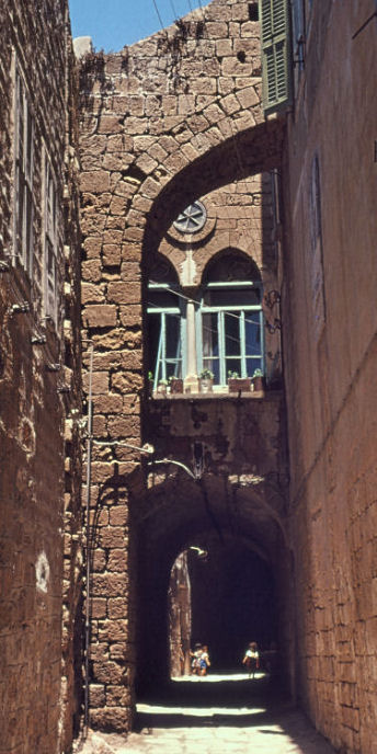 Israel_28_Acco_Acre_CrusaderStreet_g_v.jpg