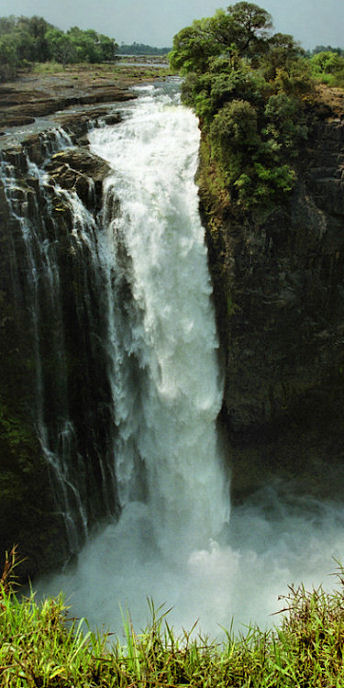 VictoriaFalls3_4000v.jpg
