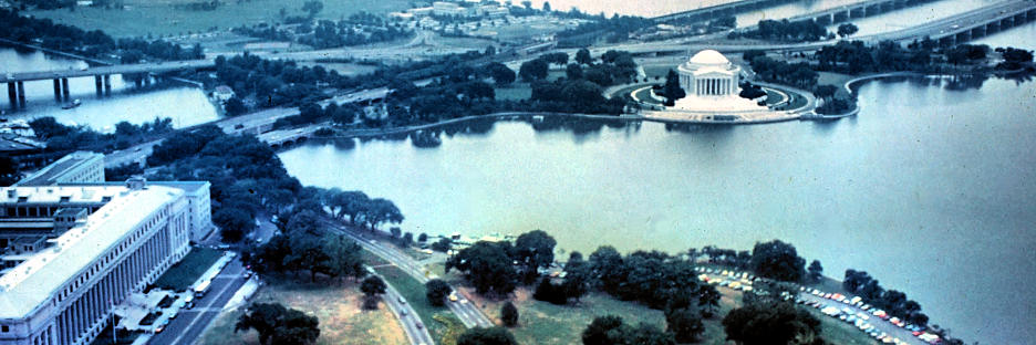 WashingtonDC_7_ThePotomac_TheJeffersonMemorial_g.jpg