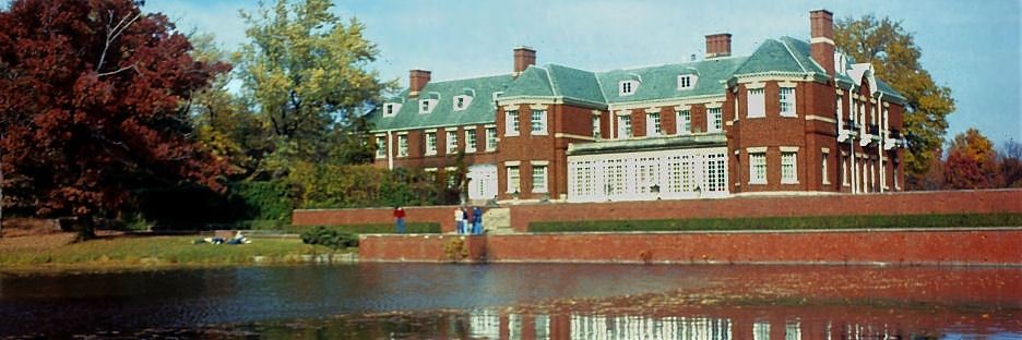 Illinois_17a_UrbanaChampagne_UofI_Monticello_AllertonPark_TheHouse_g.jpg