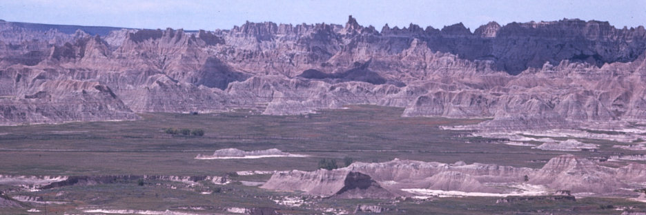 SouthDakota_9_BadlandsNationalMonument_TheDykes.jpg